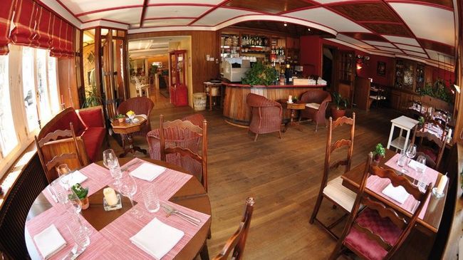 Hotel-Restaurant De La Tour Étterem fotó